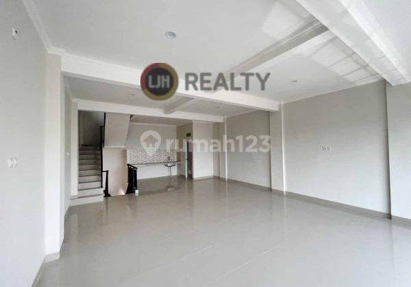 Gak Perlu Cari Lagi! Di sini Tempatnya! Ruko 4 Lantai Cipondoh, 336m², Baru dan Strategis 2