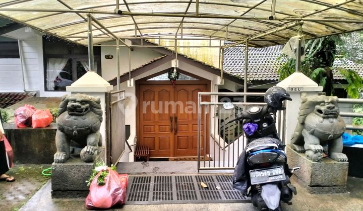 Villa Besar di Megamendung Luas Pemandangan Indah