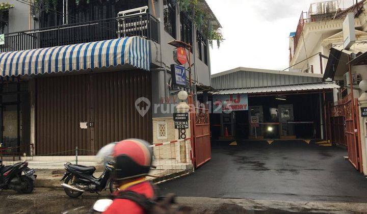 Gudang Ex Parkir Motor dan Kios di Jalan Komando Raya 2