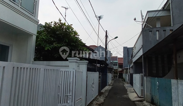 Strategic New Home in Pondok Kelapa with 1 Car Row Access S7926 2