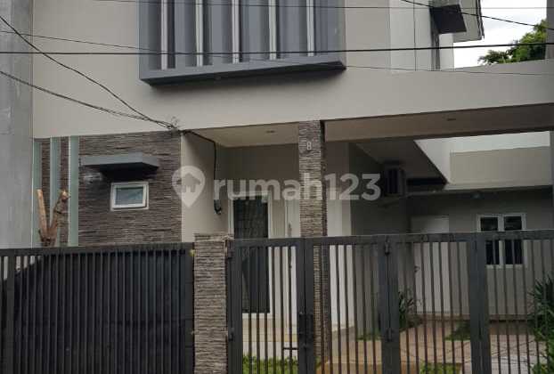 Rumah 2 Lantai Lokasi Strategis Di Tebet Timur Rumah 2 Lantai Lokasi Strategis Di Tebet Timur