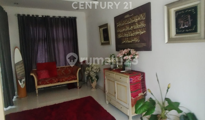 Luxury Strategic House with Swimming Pool  East Jakarta 2