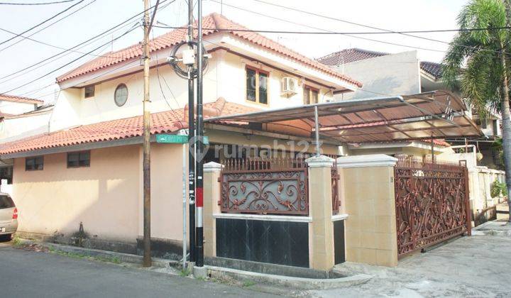 Rumah Hook Kayu Putih 1