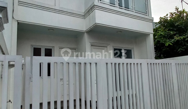 Rumah Baru Strategis Di Pondok Kelapa