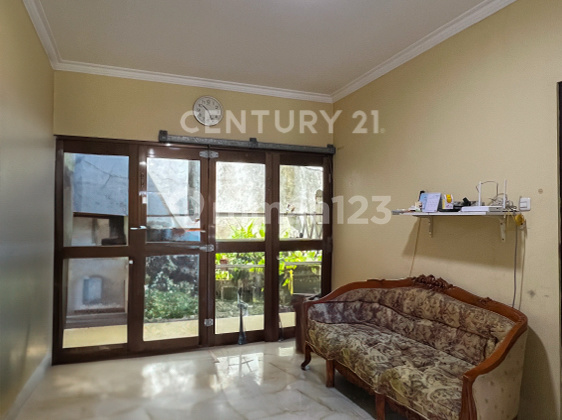 Rumah Semi Furnished di Kayu Putih