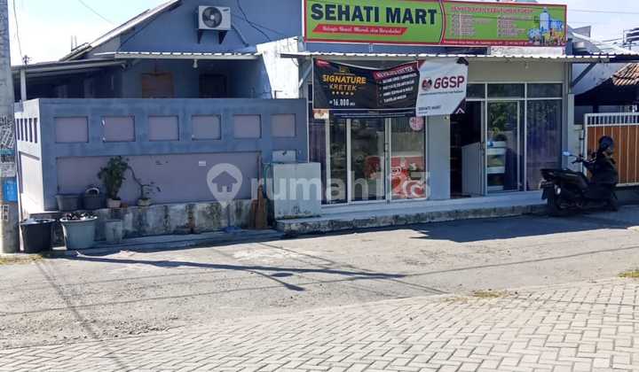 Corner Lot House and Shop Position, 140 M², in Terong Tawah, Labuapi Corner Lot House and Shop Position, 140 M², in Terong Tawah, Labuapi