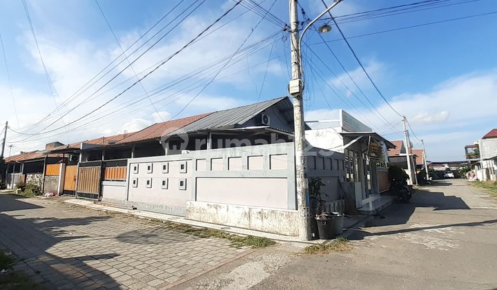 Corner Lot House and Shop Position, 140 M², in Terong Tawah, Labuapi Corner Lot House and Shop Position, 140 M², in Terong Tawah, Labuapi