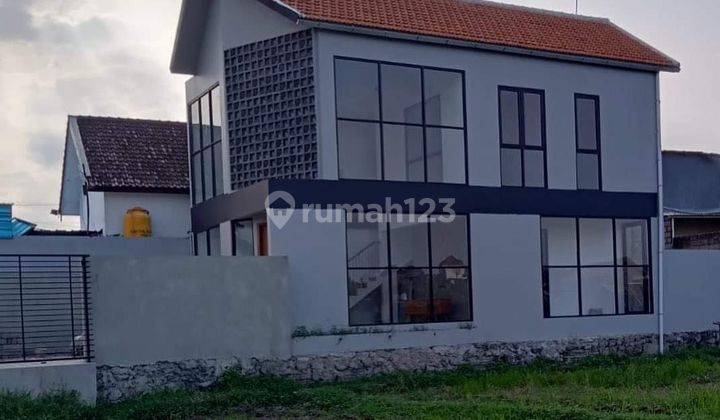 Modern Minimalist House With Rice Field View, Gatsu Tengah 1