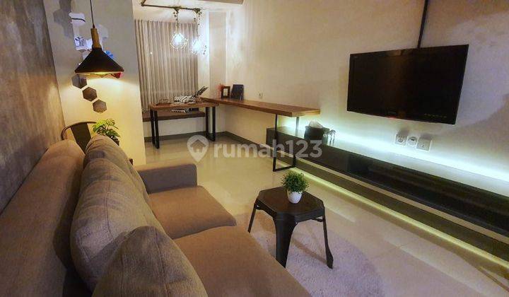 Full Furnished Apartemen Anderson 2 BR City View 1