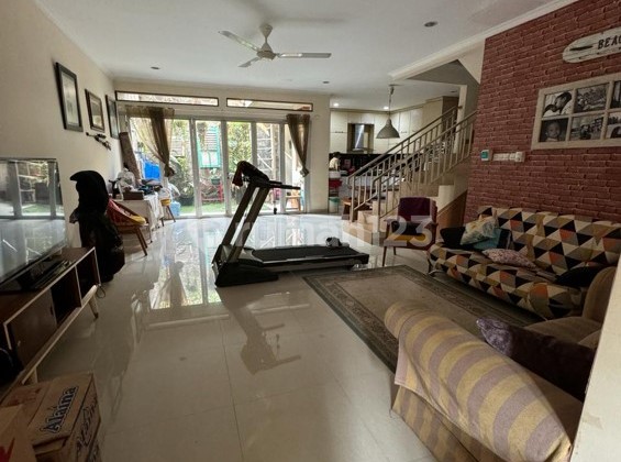 Super Cheap. Bintaro Jaya Sector 9, South Tangerang. 2-Story House Cozy Modern 2