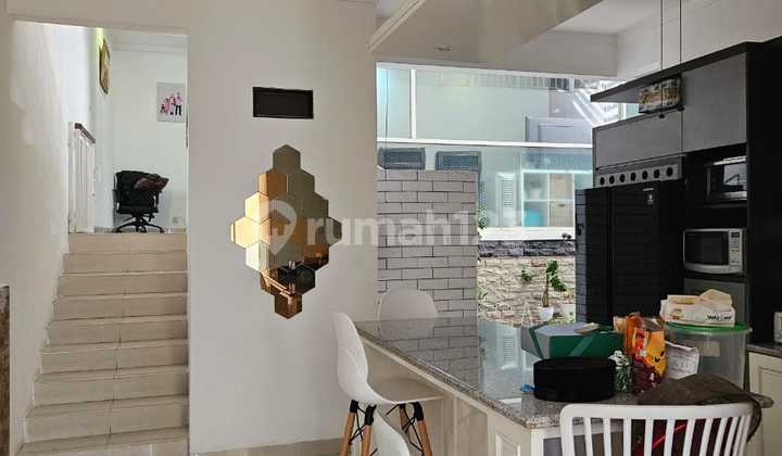 KEBAYORAN Bintaro Jaya. Cozy House Ready to Live In, Furnished, FLOOD-FREE. 2