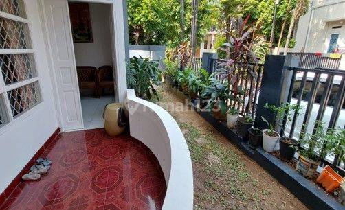 Mertilang, Bintaro Jaya Sek9, Tangsel. Rumah 2lt, Siap Huni, Cozy 2