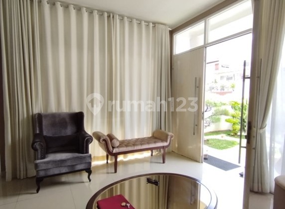 Kebayoran Bintaro Jaya House. Luxurious, Move-in Ready, 2 Floors, Cozy Modern. 2