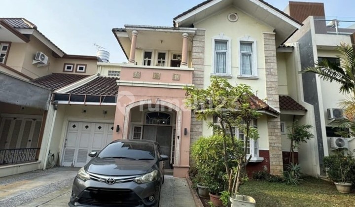 Alam Sutera, Tangerang. Cozy Modern House, 2 Floors, Green, SHM, Flood-Free.
