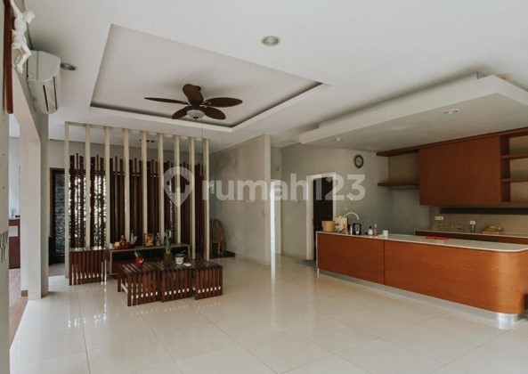 Kebayoran Bintaro Jaya. Rumah Mewah Siap Huni, 2,5Lt, Cozy Modern