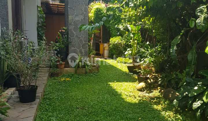 Puri Flamboyan, Rempoa-TangSel. Rmh 2LT Mewah Antiq, Bebas Banjir Puri Flamboyan, Rempoa-TangSel. Rmh 2LT Mewah Antiq, Bebas Banjir