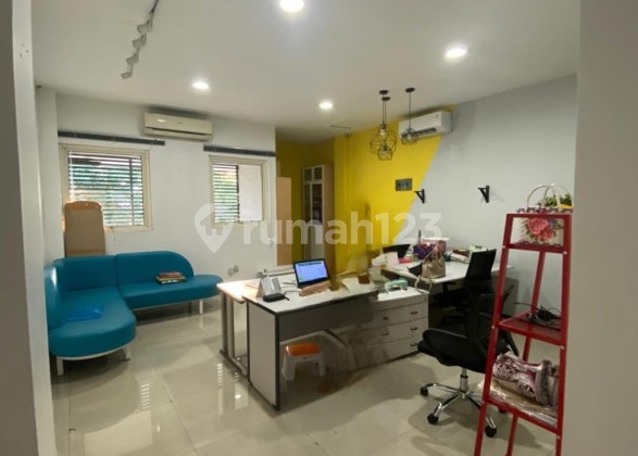 Gandaria, Jak-Sel. Ruko Pinggir Jalan, Siap Huni 3,5Lt, Strategis Gandaria, Jak-Sel. Ruko Pinggir Jalan, Siap Huni 3,5Lt, Strategis