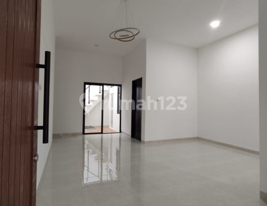 Bukit Nusa Indah, Ciputat. Rumah Baru, Siap Huni 2Lt, BEBASBANJIR