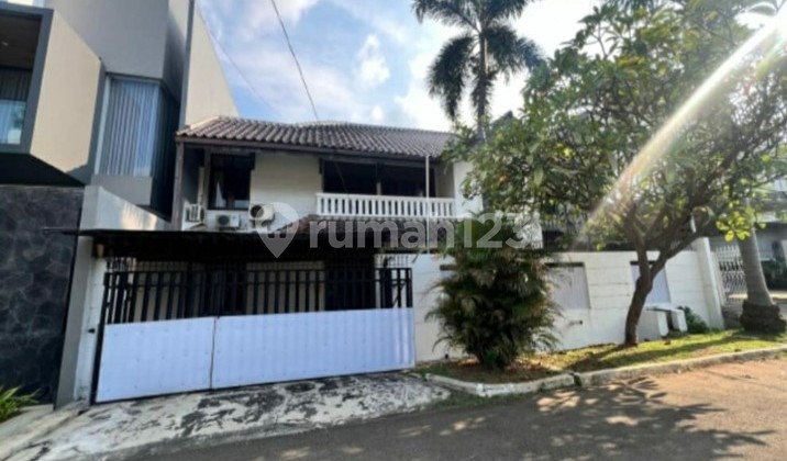 PULOMAS, Jakarta Timur. Rumah 2Lt Siap Huni, Modern, BEBAS BANJIR