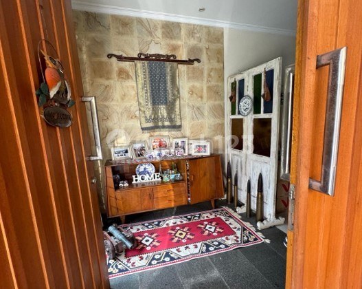 Super Murah. Bintaro Jaya Sektor9, Tangsel. Rumah 2Lt Cozy Modern