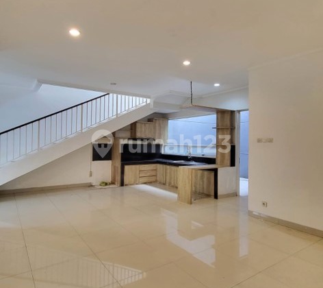 Discovery, Bintaro Jaya, TangSel. Rumah Siaphuni 2Lt, BEBASBANJIR