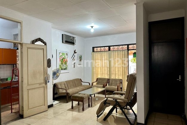 Pigeon, Bintaro Jaya Sector 1. Well-Maintained Strategic House, Flood-Free 2