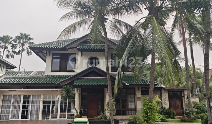 Graha Taman Bintaro Jaya. Rumah HOOK, Nuansa Bali, 2Lt, Swim Pool