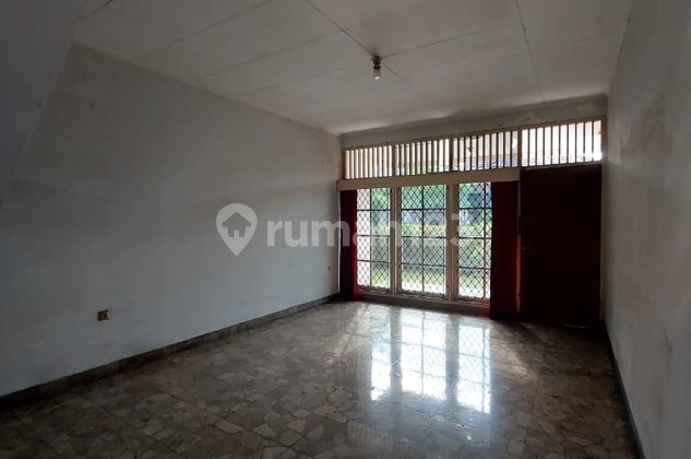 SUPER CHEAP. Bintaro Jaya, Sector 1, South Jakarta. 2-Story HOOK House, Lush. 2