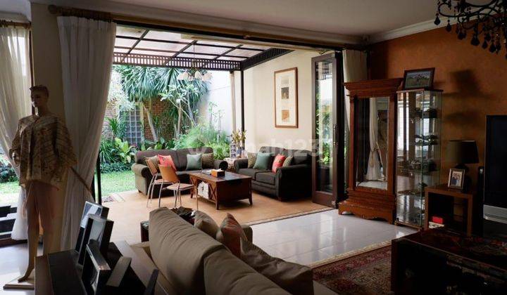 ruang keluarga taman rempoa indah, tangsel. rmh