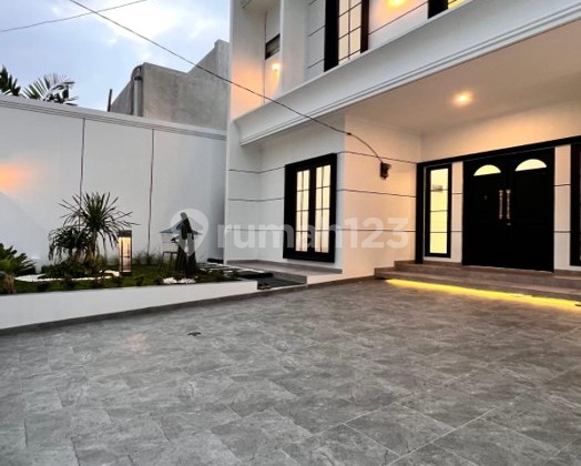 Nusaloka BSD. Rumah Mewah 2Lt Siap Huni SHM, Modern, Bebas Banjir