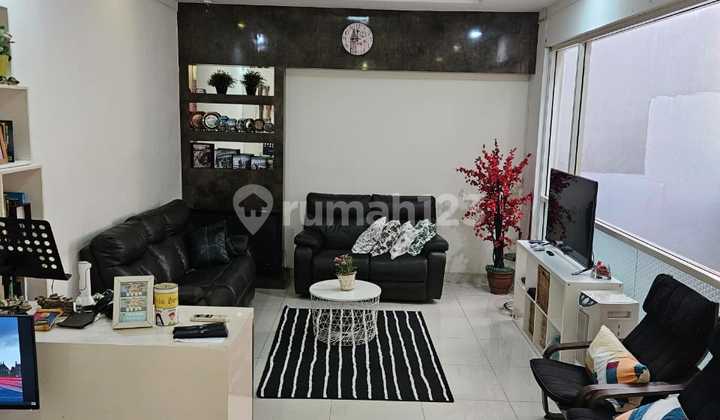 Kebayoran Bintaro Jaya. Rmh Cozy Siap Huni, Furnish, Bebas Banjir