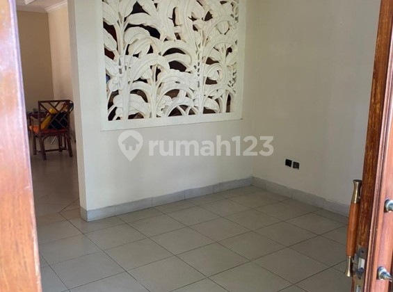 Bintaro Jaya, Sector 7, South Tangerang. Luxurious 2-Story House, Cozy, Swimming Pool. 2