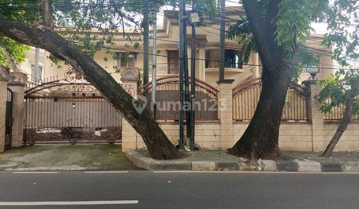 RUMAH MEWAH DI JL.CUT NYAK DIEN GONDANGDIA MENTENG JAKARTA PUSAT 1