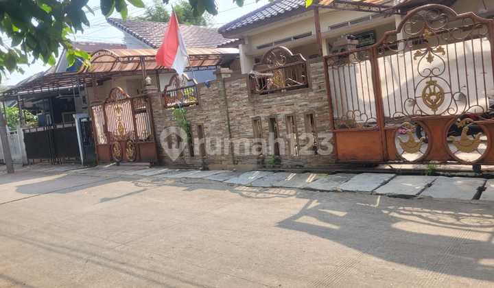 Rumah Bagus 2 Lantai di Karang Tengah Kota Tangerang