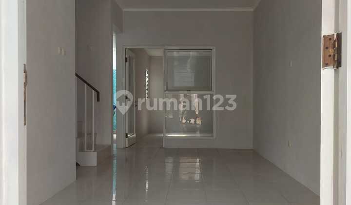 Quick Sale Ready-to-Live-In House in New Serpong Estate BSD CITY 2