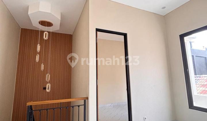 Dijual Cepat Rumah di Kencana Loka BSD CITY 2