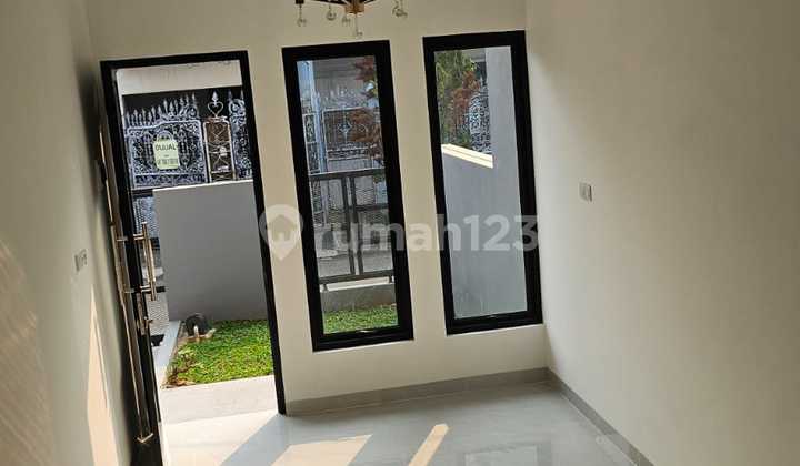 Dijual Cepat Rumah di Kencana Loka BSD City 2