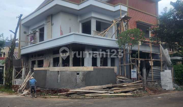 Dijual Rumah Hoek di Kencana Loka BSD CITY