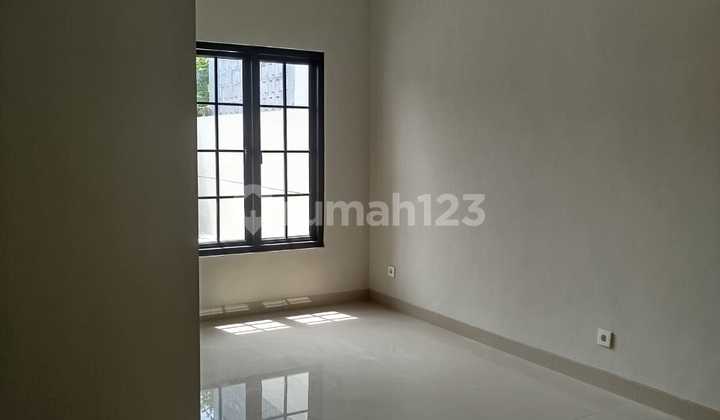 Dijual Cepat Rumah di Kencana Loka BSD CITY 2