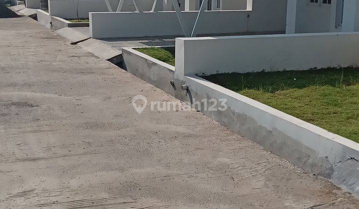 Rumah scandinavian lokasi pinggir jalan bebas banjir 6