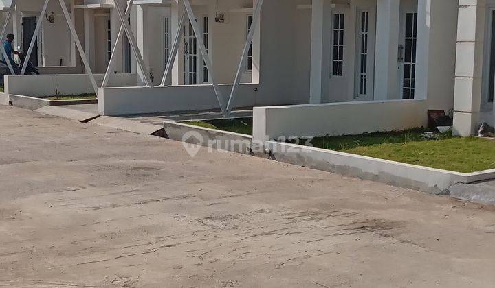 Rumah scandinavian lokasi pinggir jalan bebas banjir 9