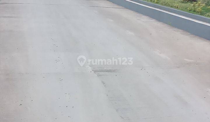 Rumah scandinavian lokasi pinggir jalan bebas banjir 12