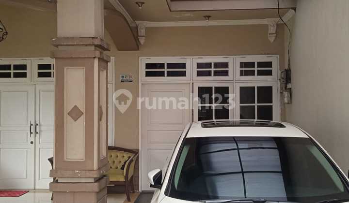Spacious 300m² House Adjacent to Sector 2 Bintaro, 5 Minutes to the Station 2
