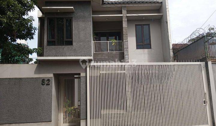 Rumah 2 Lantai Siap Huni Dengan Fasilitas Semi Furnished Komplek Larangan Dekat Jakarta Barat 1