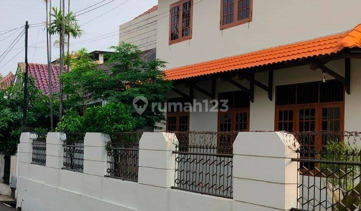 Di  Rumah  di Jl Bendi Raya Kebayoran Lama Jakarta Selatan 2