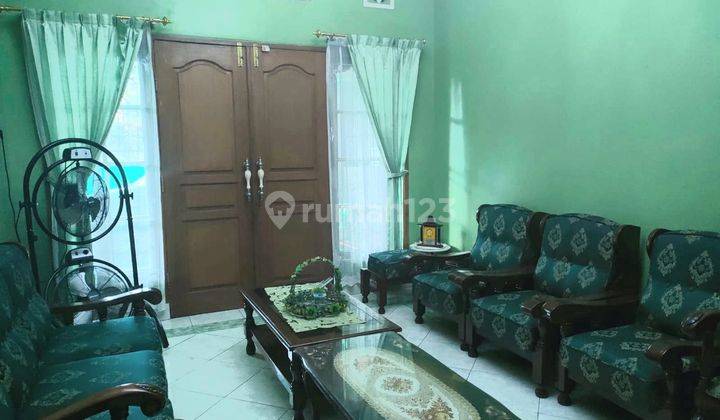 Di  Rumah 3 lantai di Jalan zambrut raya Sumur Batu, jakarta Pusat. 1