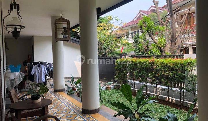 Rumah di atas tanah bentuk Hoek, dalam perumahan Perum Bumi Karang Indah dekat MRT Lebak Bulus, Jakarta Selatan 2