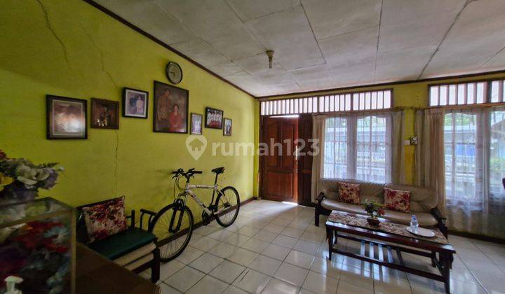 Di  Rumah strategis di Jl. Gaharu, Cipete, Jakarta Selatan 1