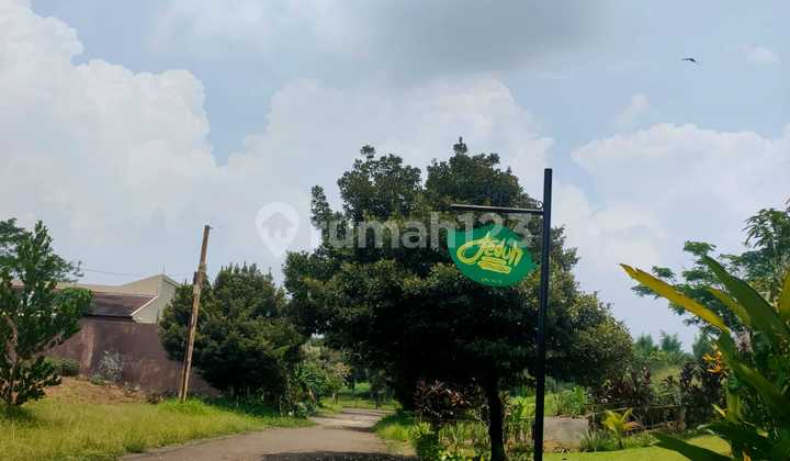 Di  Kavling di Perumahan Telaga Kahuripan, Parung - Bogor Jawa Barat