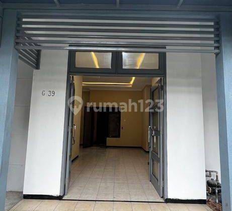Rumah Asri di Palm Spring Regency Jambangan Surabaya 14